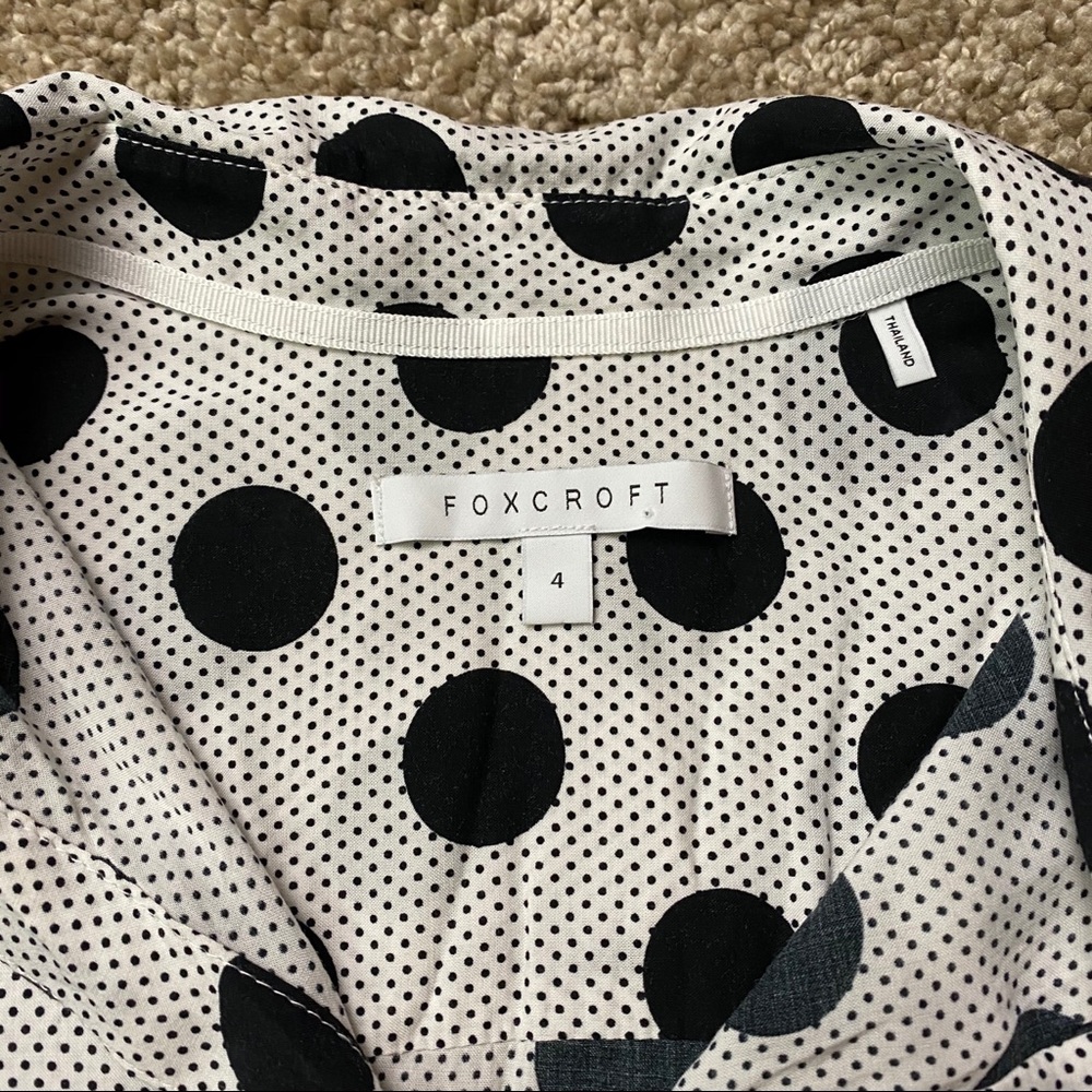 Foxcroft Polka Dot Button-Down Blouse Sz 4 - Picture 4 of 8